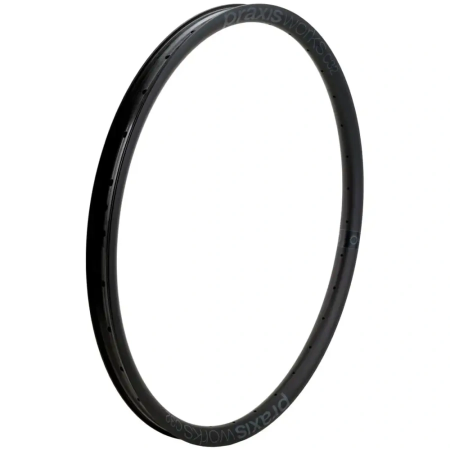 OBROČ PRAXIS C32 27.5″ CARBON