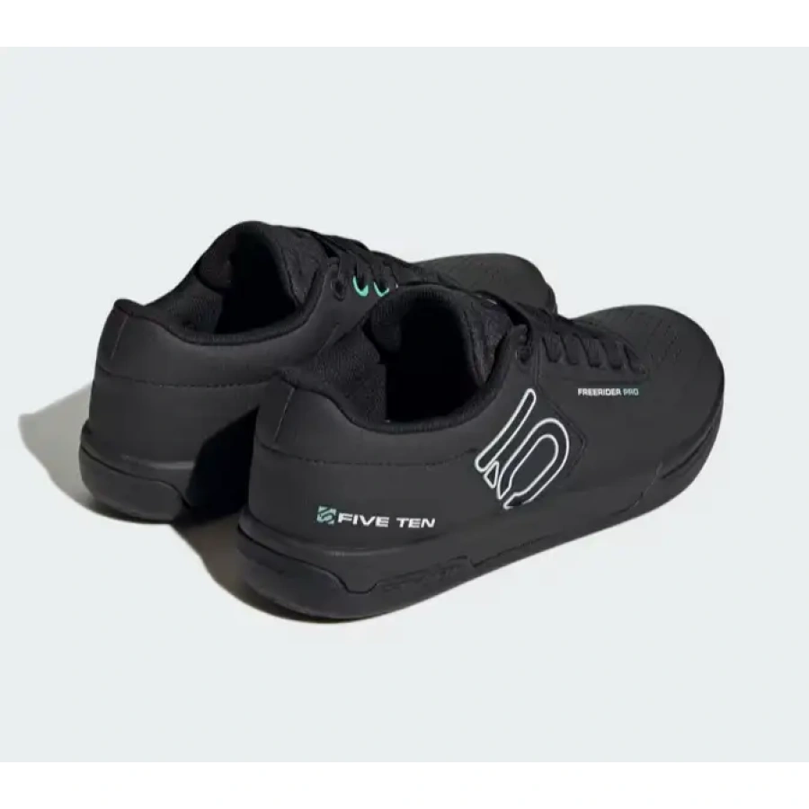 ŽENSKI KOLESARSKI ČEVLJI FIVE TEN FREERIDER PRO core black/crystal white/acid mint
