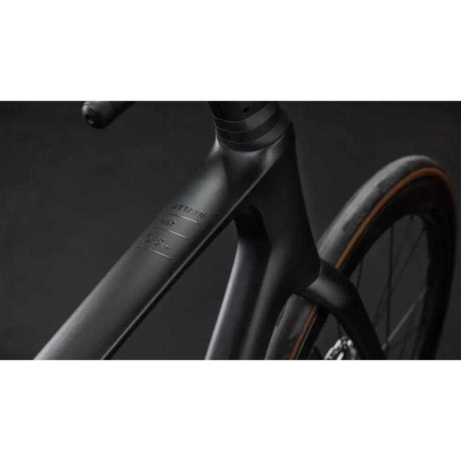 CESTNO KOLO CUBE ATTAIN C:62 SLT 2026 carbon´n´coalchrome
