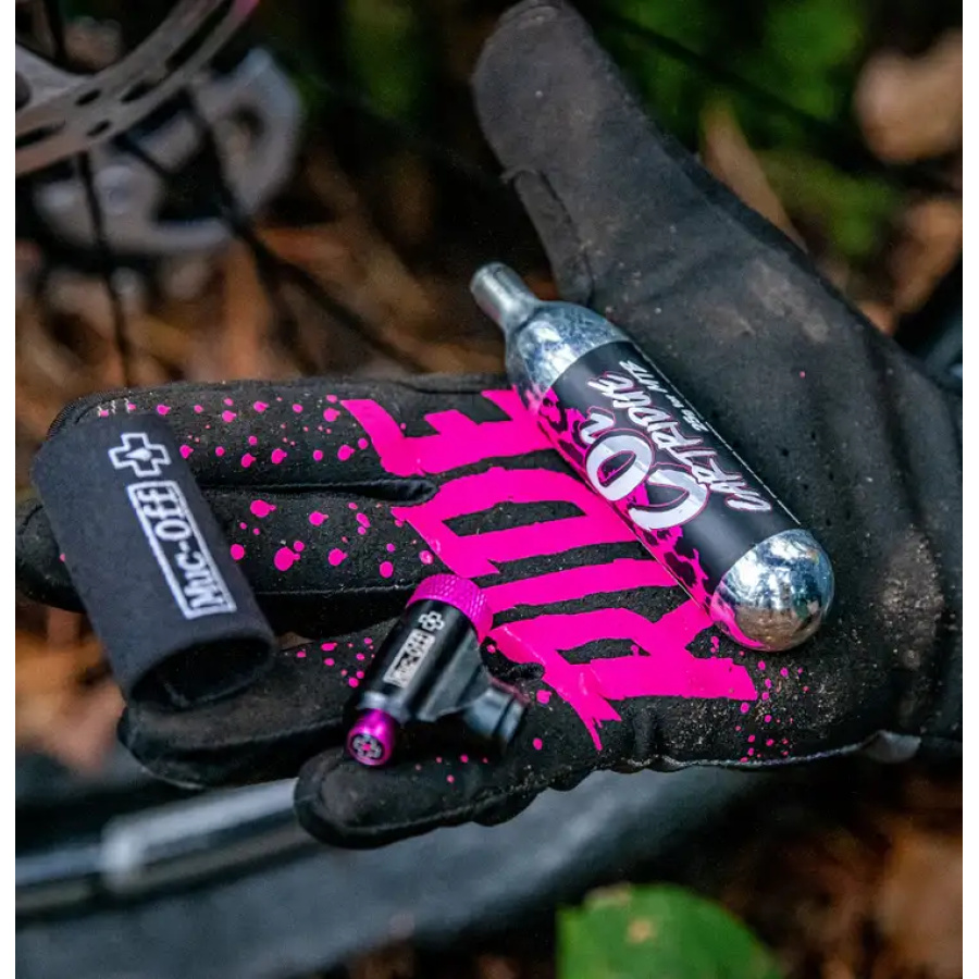 BOMBICA MUC-OFF MTB KIT + 2x25g CO2