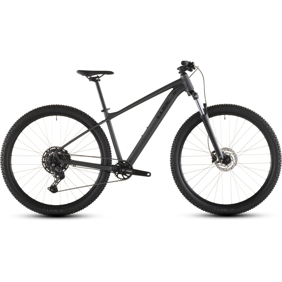 Gorsko kolo CUBE Aim Pro 2026 v barvi slateblack'n'black - stranski pogled