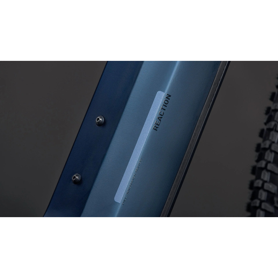 Zadnji menjalnik Shimano Cues na kolesu CUBE Reaction Hybrid Performance 600