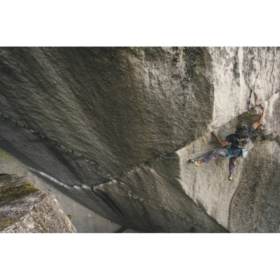 Plezalni pas Black Diamond Solution v uporabi - pogled 3
