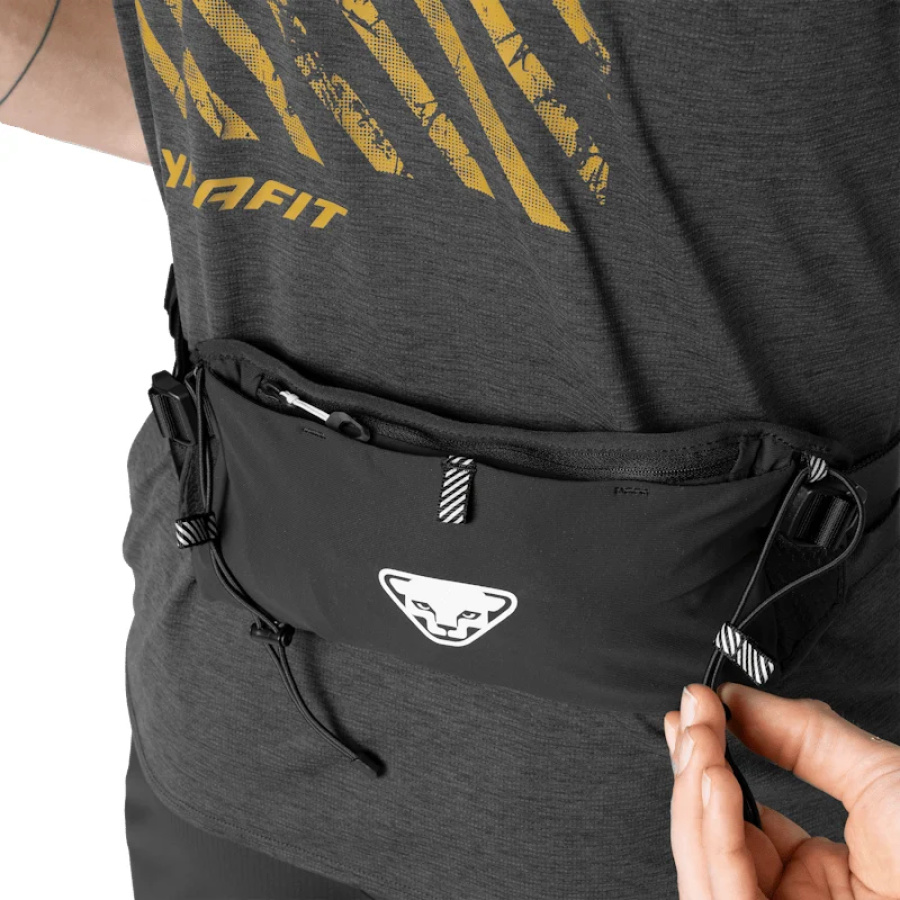 Tekaški pas DYNAFIT Trail Belt Black Out - detajl meha