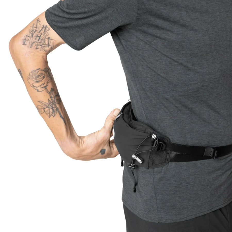 Tekaški pas DYNAFIT Trail Belt Black Out - detajl žepa