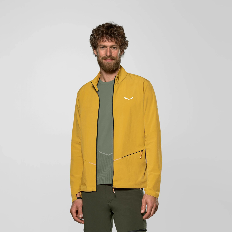 Moška softshell jakna Salewa Pedroc Durastretch Light v olivno zeleni barvi - pogled v gibanju