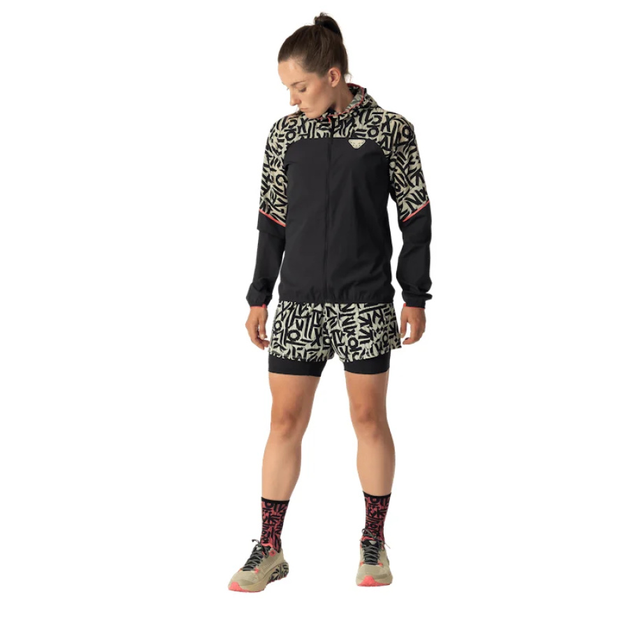 Ženska vetrovka Dynafit Trail Wind Overcast - na modelu