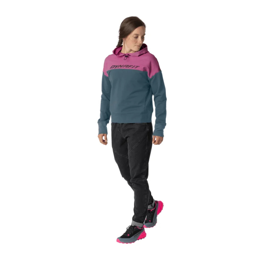Ženski pulover Dynafit 24/7 Hoody Magenta - na modelu