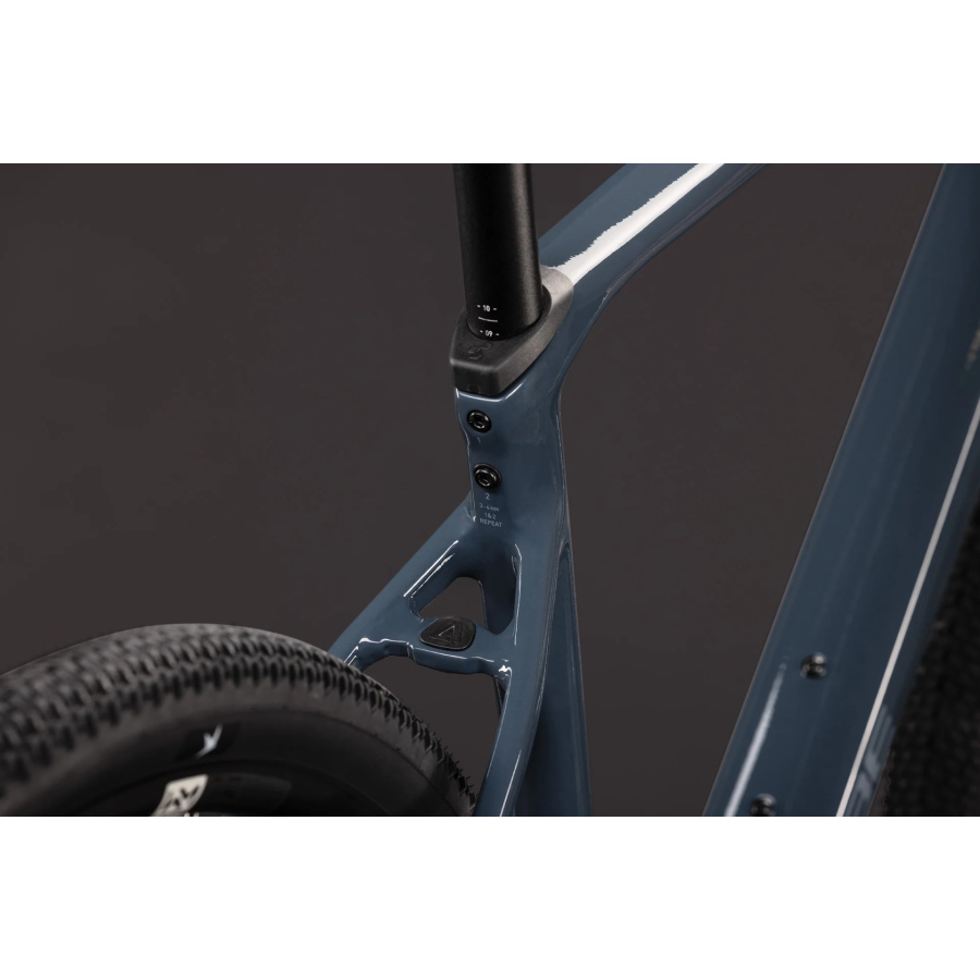 Detajl gonilke Shimano GRX na CUBE Nuroad Race 2027