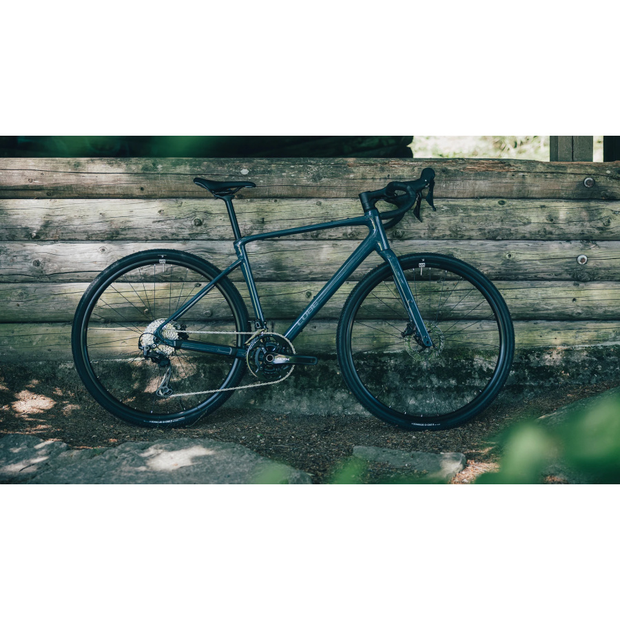 Gravel kolo CUBE Nuroad Race 2027 - pogled od spredaj