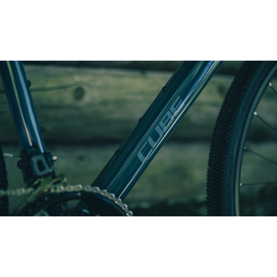 Gravel kolo CUBE Nuroad Race 2027 - pogled s strani