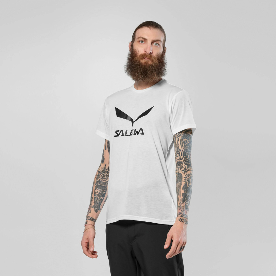 Moška majica Salewa Solidlogo Dry v beli barvi - pogled na modelu