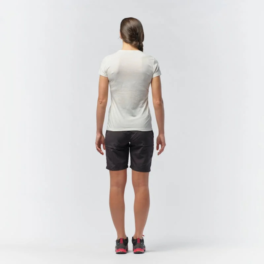 Ženska majica Salewa Solidlogo Dry White - pogled na modelu 3