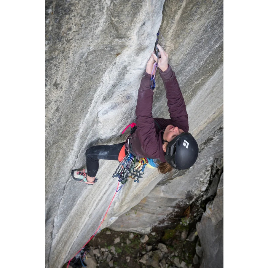 Plezalna čelada Black Diamond Vision MIPS Black - v uporabi
