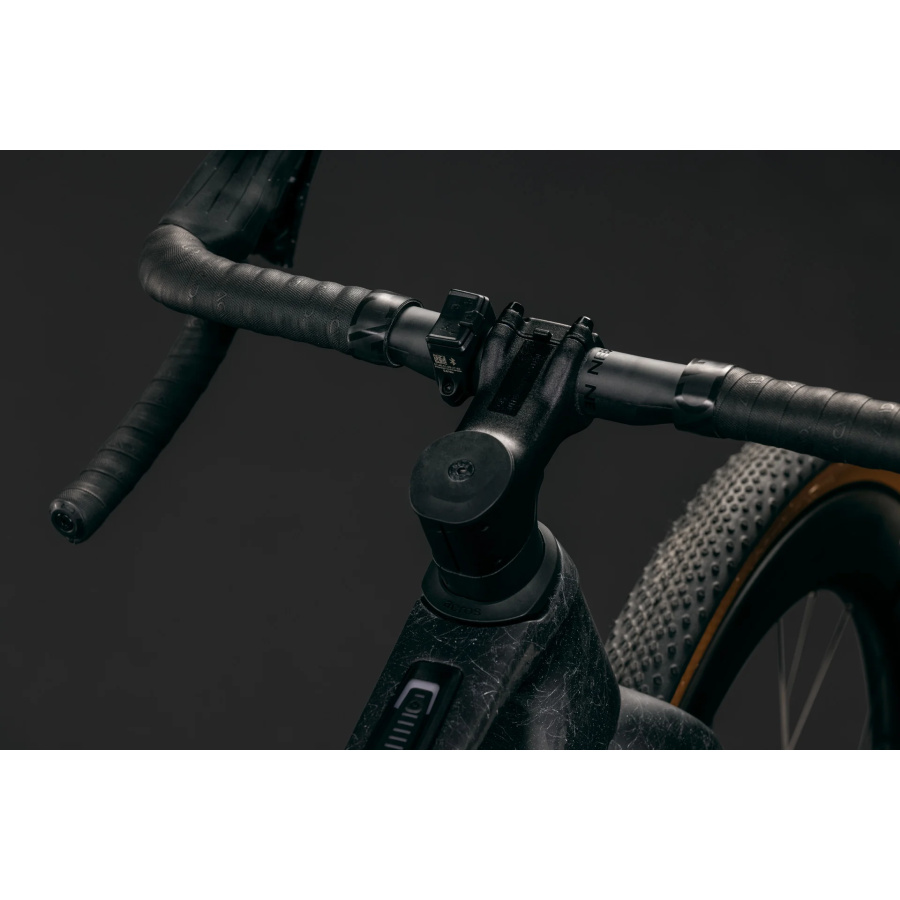 CUBE Nuroad Hybrid C:62 SLT 400X 2027 - detajl 1