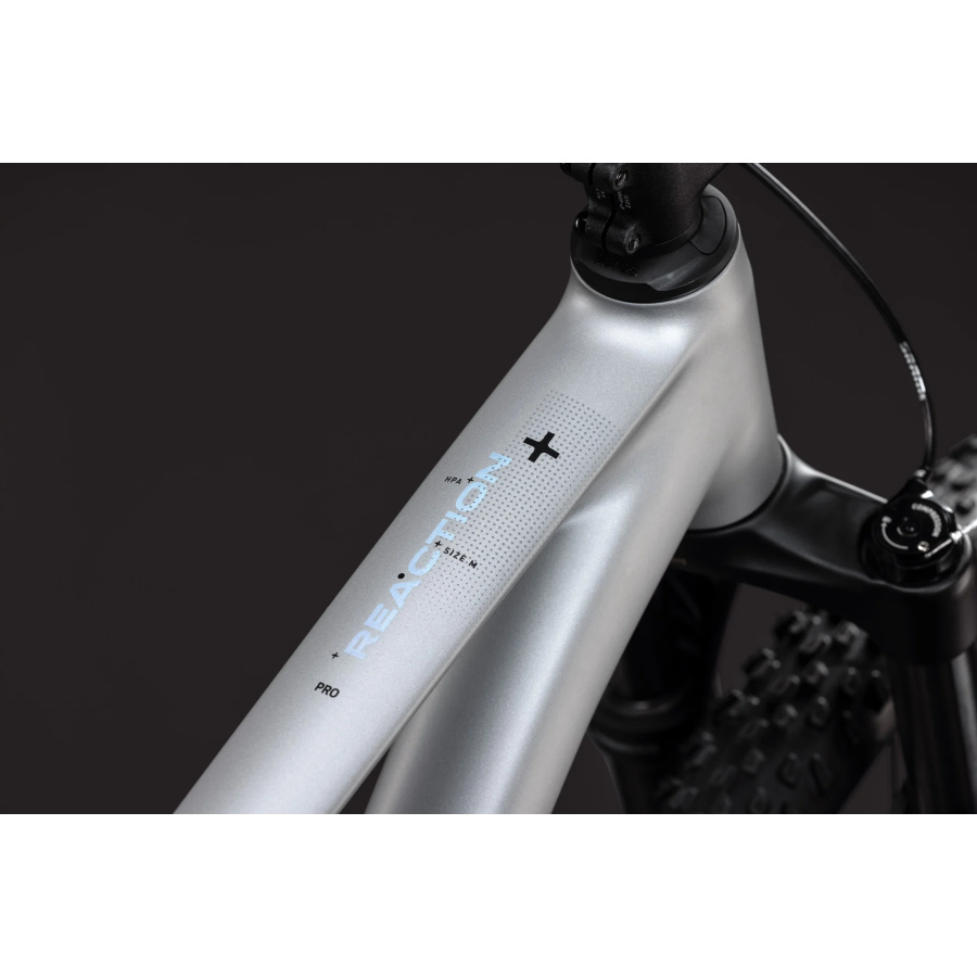 CUBE Reaction Pro 2027 Platinum'n'Black - detajl okvirja