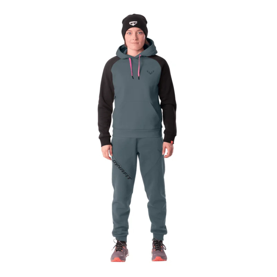 Ženski pulover DYNAFIT 24/7 Hoody Cinder - detajl nošenja