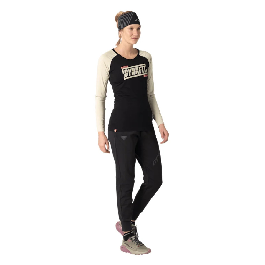 Ženska majica z dolgimi rokavi Dynafit 24/7 L/S Overcast - pogled na modelu