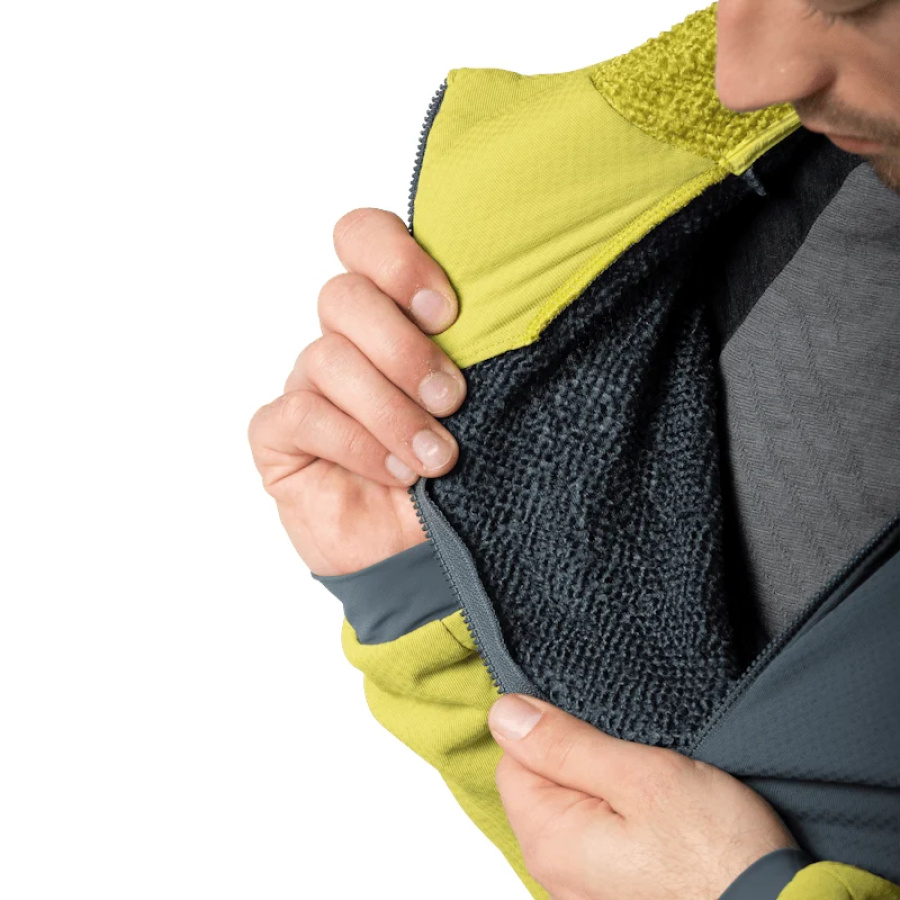 Moška tehnična flis jakna DYNAFIT Blacklight Thermal Hooded v barvi golden lime - detajl kapuce