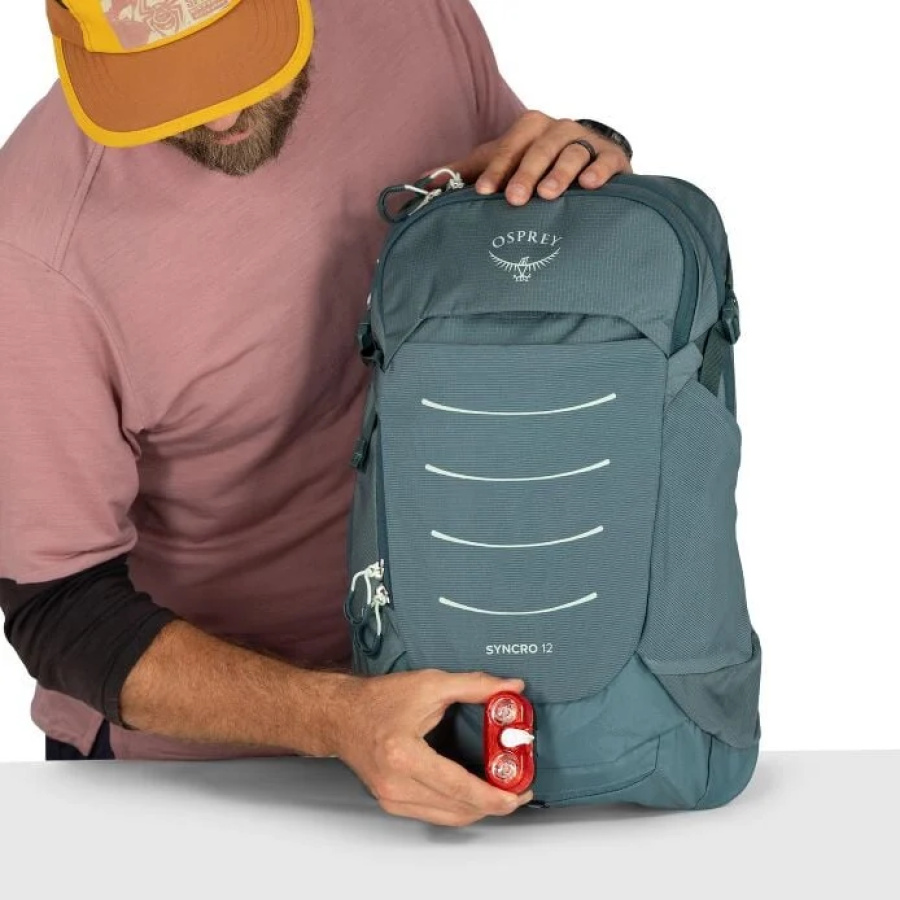 Detajl nahrbtnika Osprey Syncro 12 - pogled 12