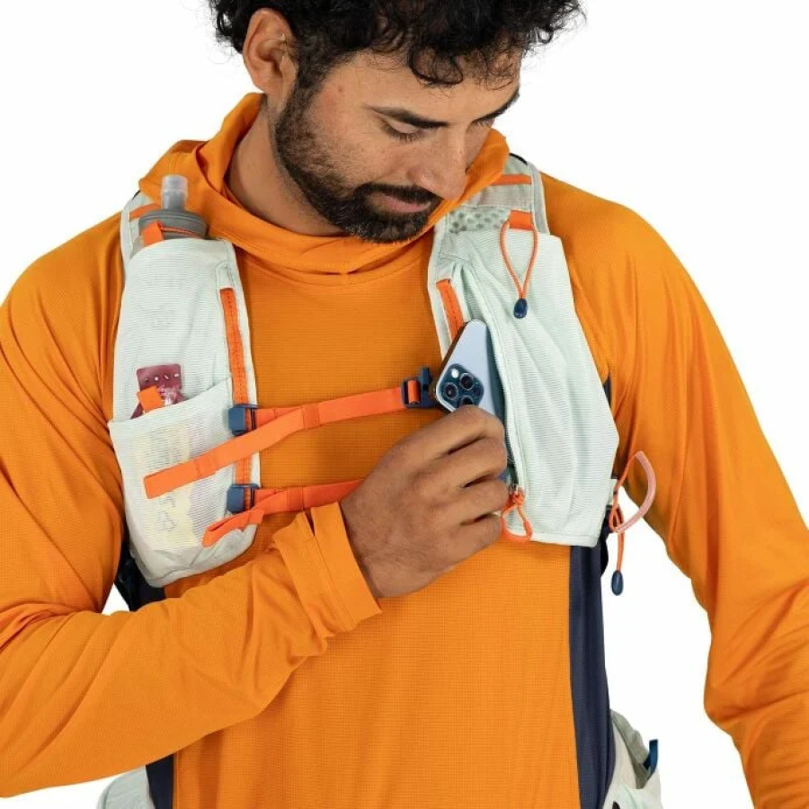 Uporaba mehkega bidona v žepu naramnice nahrbtnika Osprey Talon Velocity 20