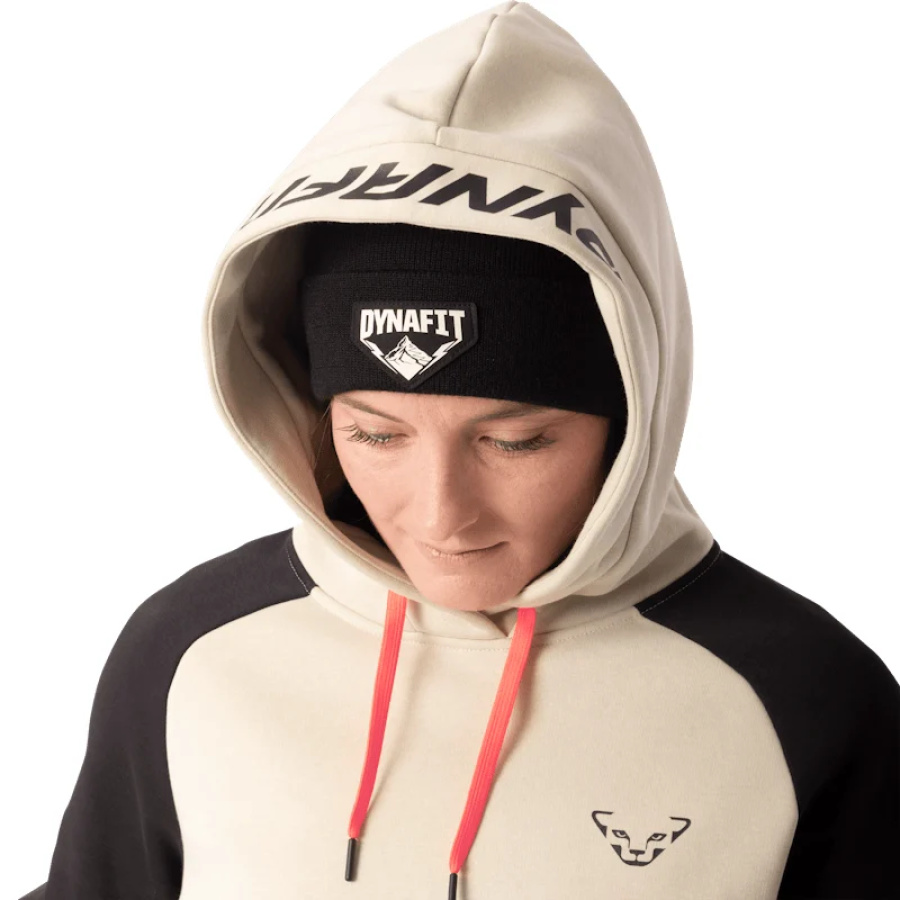 Ženski pulover DYNAFIT 24/7 Hoody Overcast - detajl materiala in kapuce