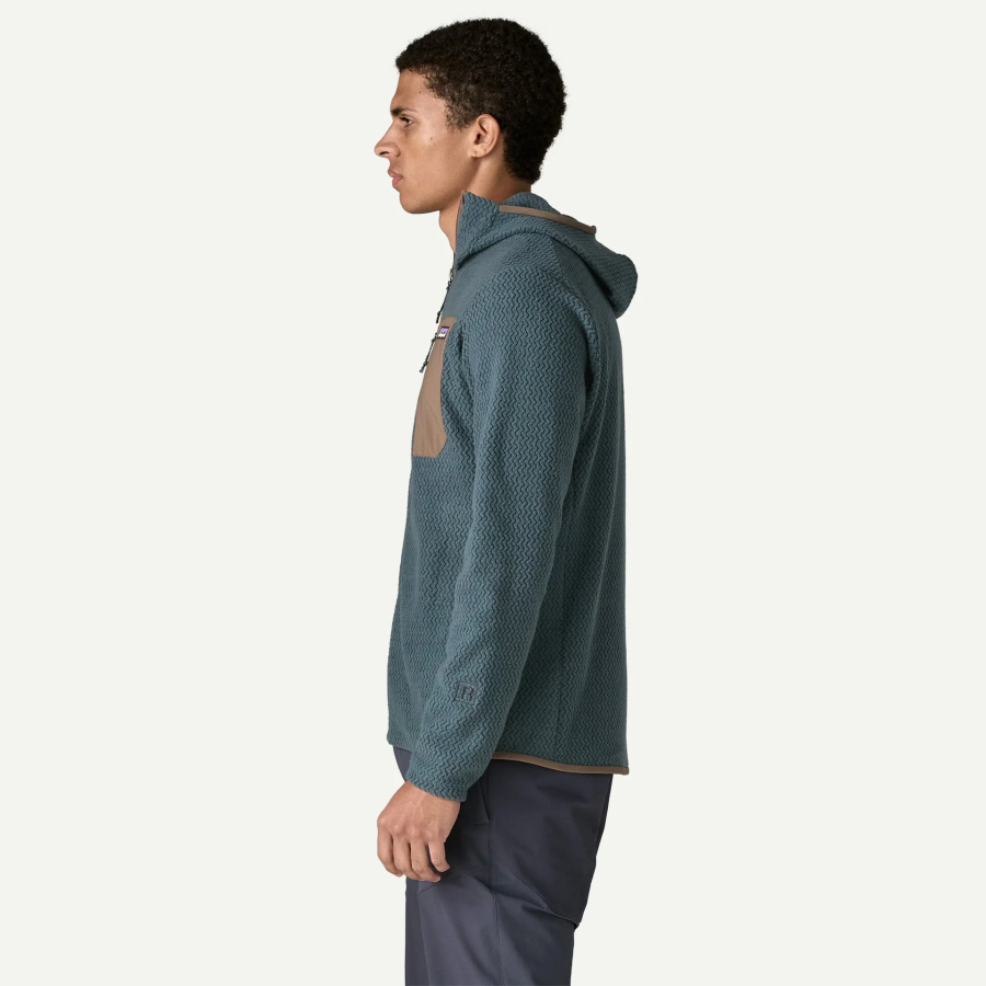 Patagonia R1 Air Full-Zip Hoody na modelu - detajl