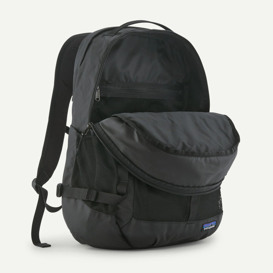Nahrbtnik Patagonia Refugio Day Pack 30L Black - odprt predal