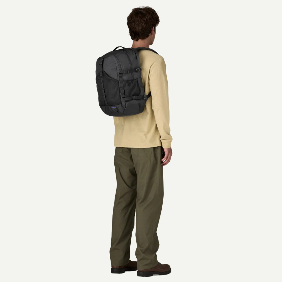 Nahrbtnik Patagonia Refugio Day Pack 30L Black - pogled 4
